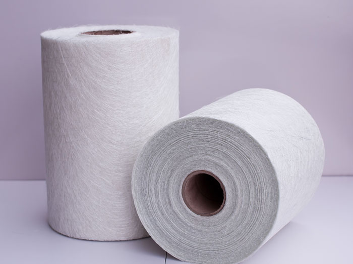 Short cut glass fiber felt for automotive interior